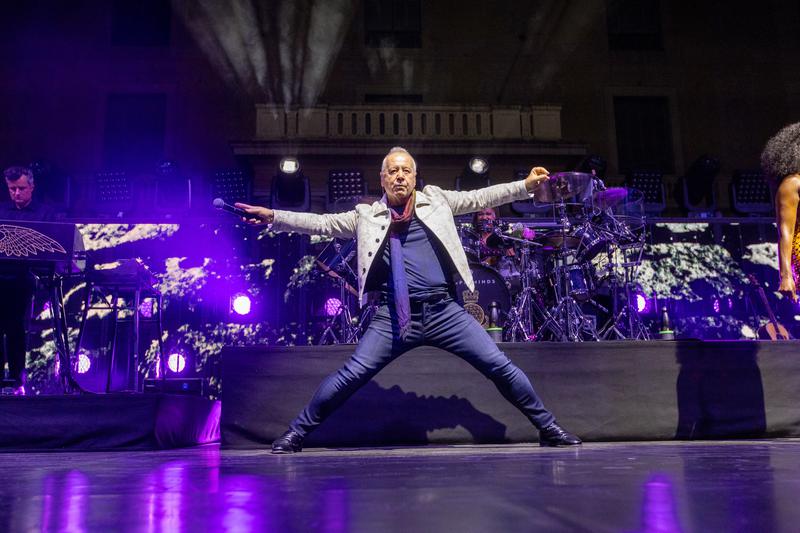 Simple Minds Return to Barcelona with Epic Album Release Date To…